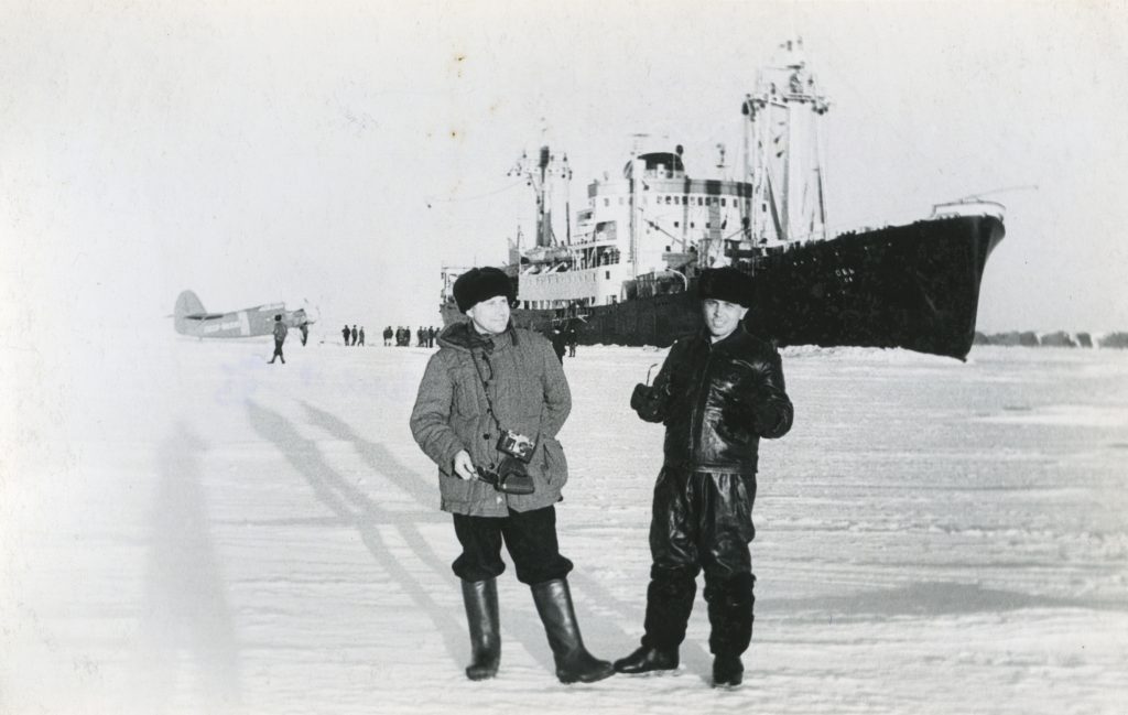 Плакат юный полярник. Д. Папанинцы. Папанин экспедиция 1937. День полярника ссср.