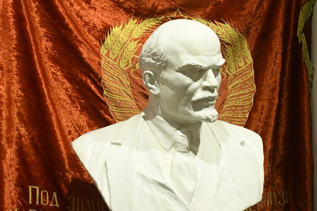 СКОРО: ВЫСТАВКА «СИМВОЛ ЭПОХИ»