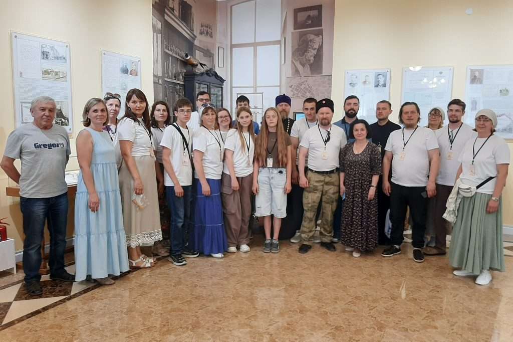 УЧАСТНИКИ ФЕСТИВАЛЯ «КОЛОКОЛА СИБИРИ» ПОБЫВАЛИ В МАРТЬЯНОВСКОМ МУЗЕЕ