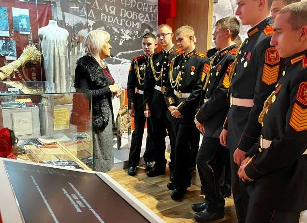 КРЕЩЕНЫ БЛОКАДОЙ